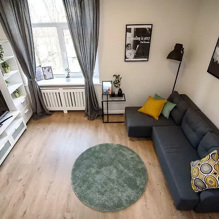 Modern Loft Centrally Located *